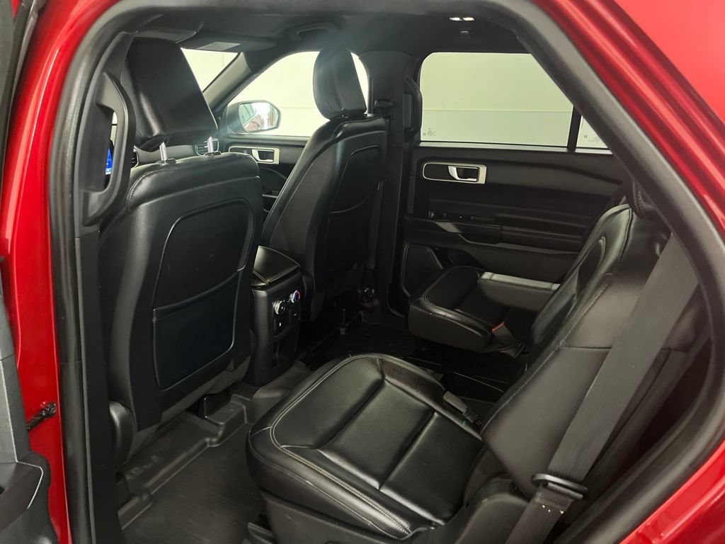 Used 2020 Ford Explorer XLT w/ Equipment Group 202A AWD/4WD image 26