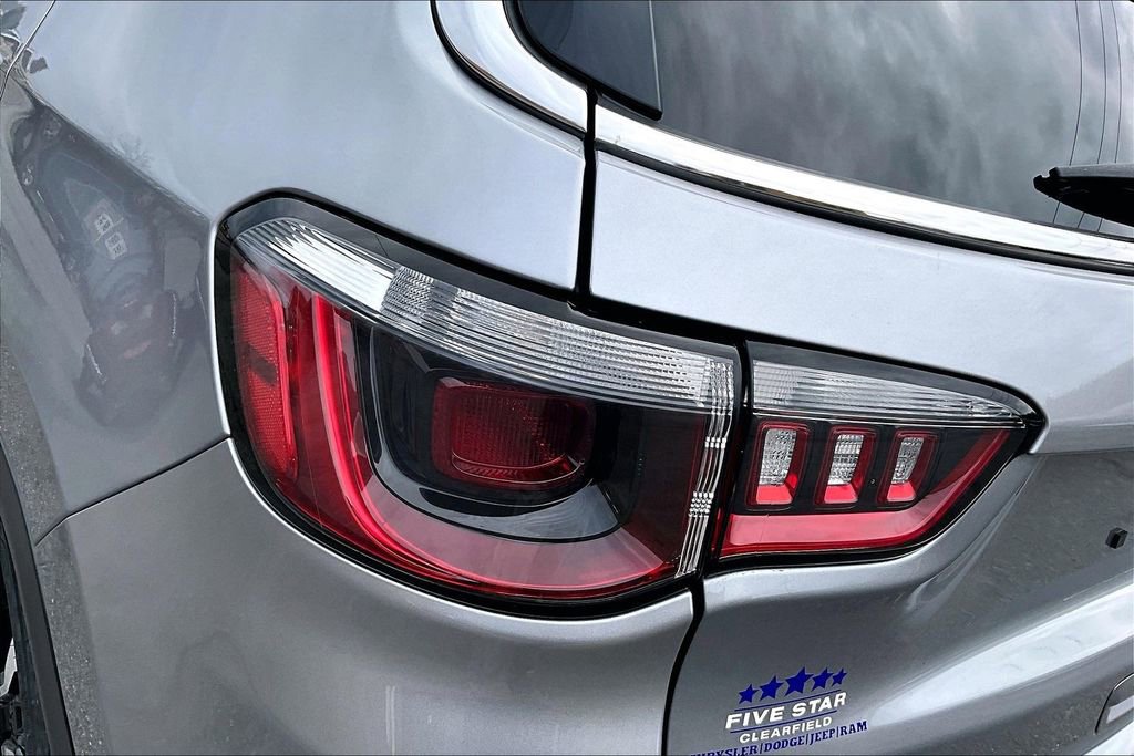 Used 2022 Jeep Compass Limited image 27