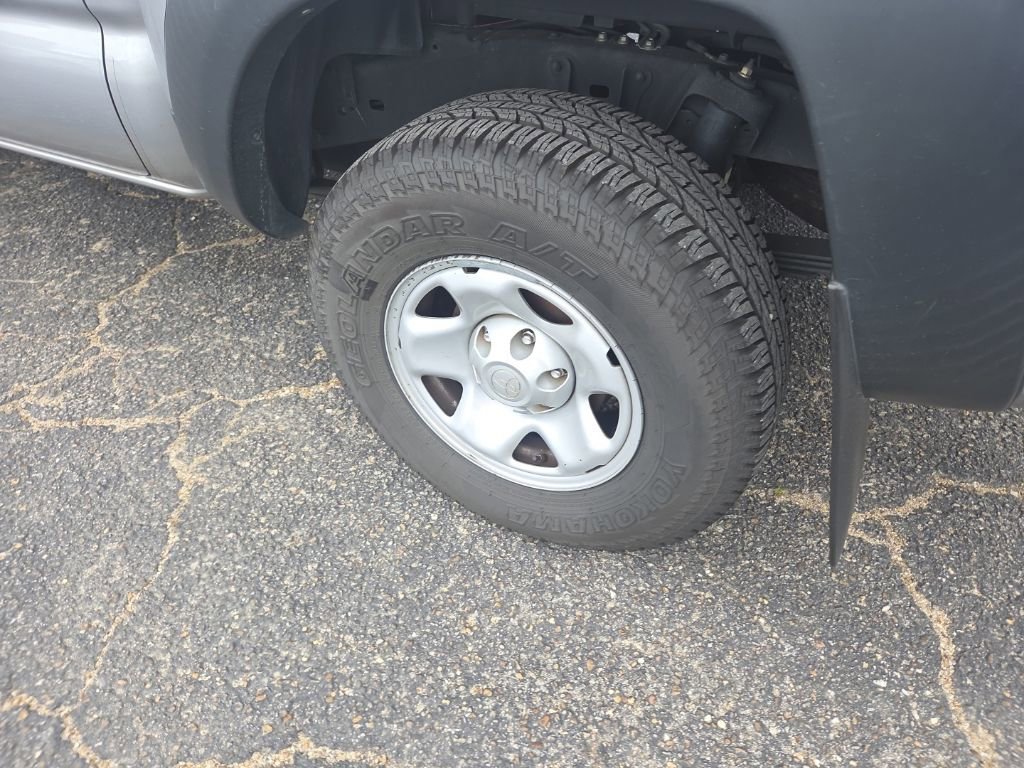 Used 2014 Toyota Tacoma PreRunner w/ Convenience Package RWD image 13