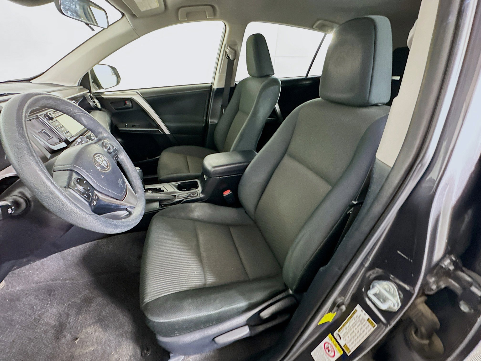 Used 2017 Toyota RAV4 LE image 13