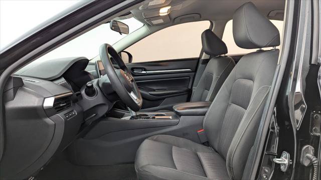 Used 2022 Nissan Altima 2.5 SV FWD image 13
