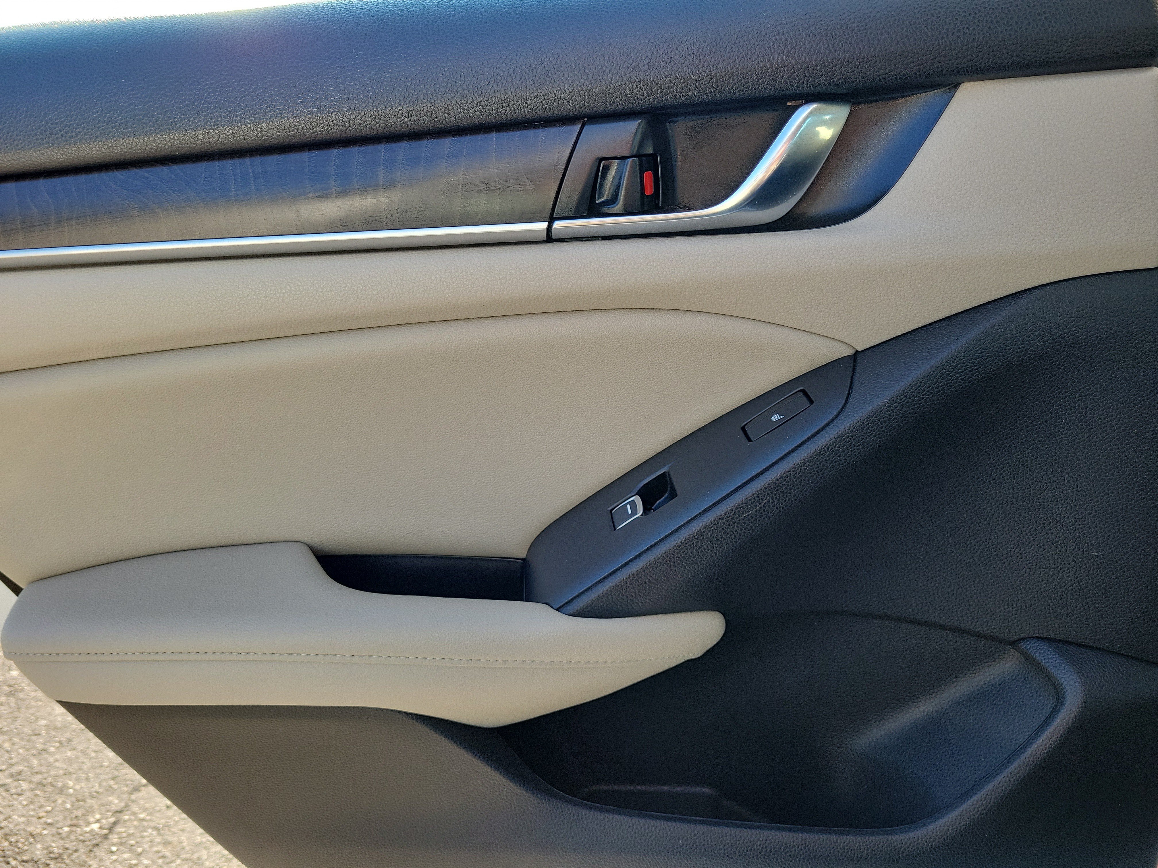 Used 2021 Honda Accord Touring image 13