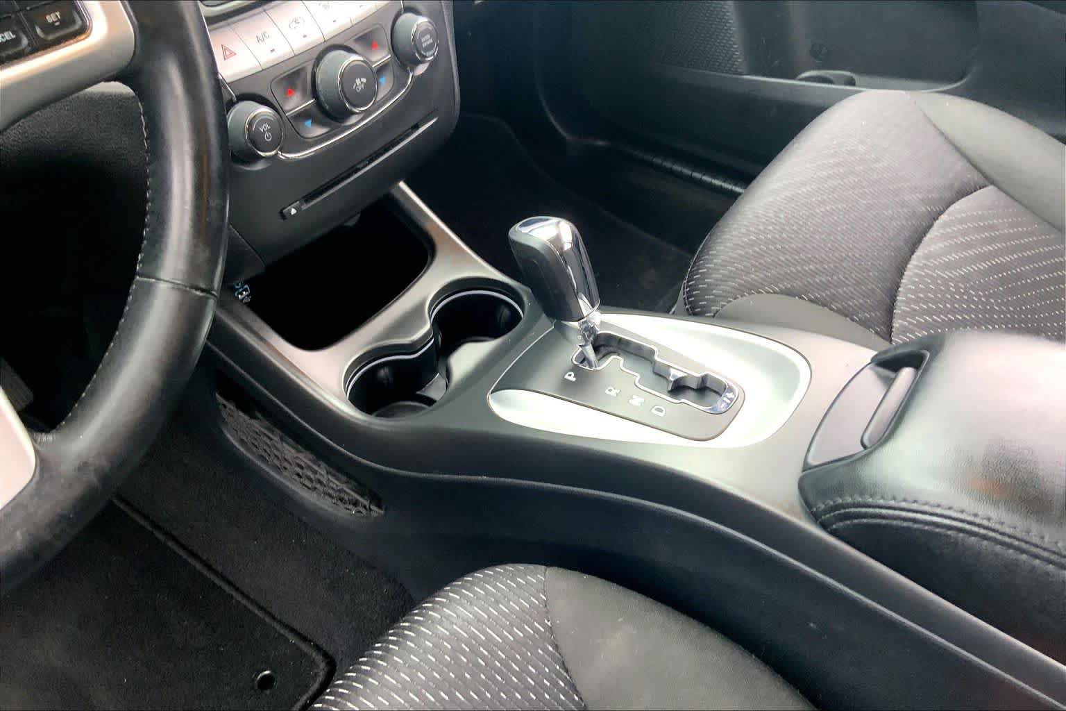 Used 2019 Dodge Journey SE w/ Connectivity Group FWD image 17