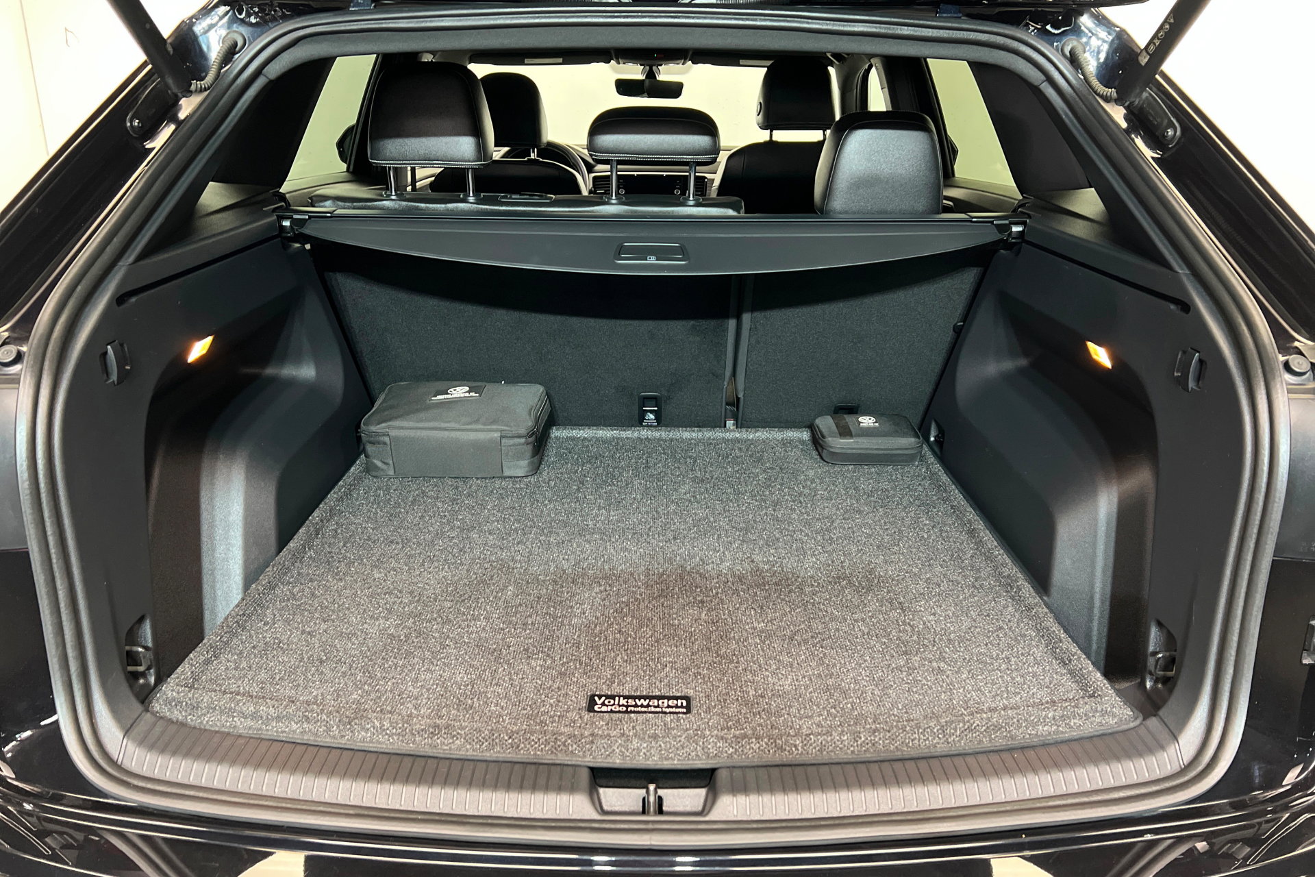 Used 2023 Volkswagen Atlas Cross Sport SE image 23