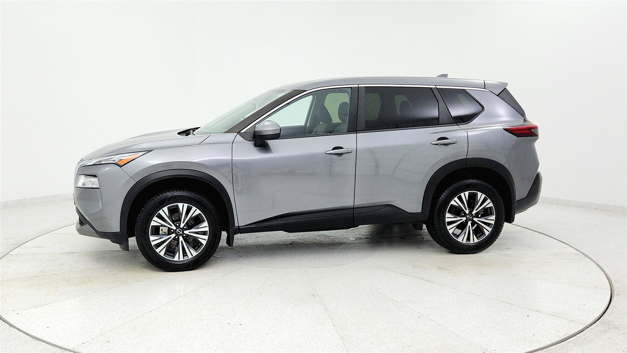 Used 2023 Nissan Rogue SV AWD/4WD image 2