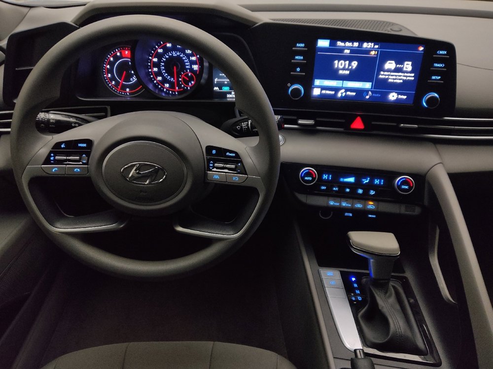 Used 2023 Hyundai Elantra SEL image 22