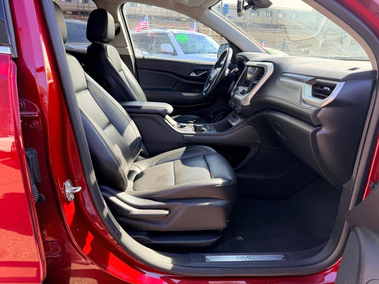 Used 2023 GMC Acadia SLT image 18