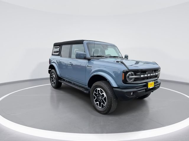 Used 2023 Ford Bronco Outer Banks image 2