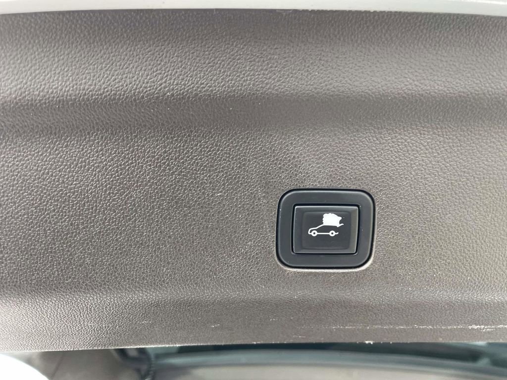 Used 2021 GMC Yukon SLT image 49