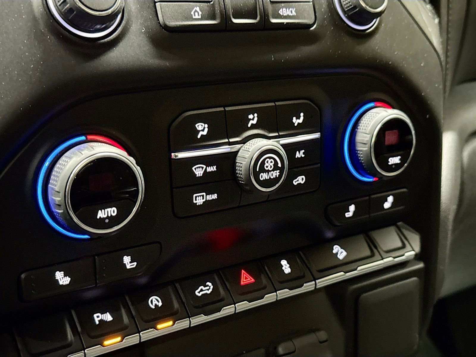 Used 2021 Chevrolet Silverado 1500 LT w/ Z71 Off-Road Package AWD/4WD image 18