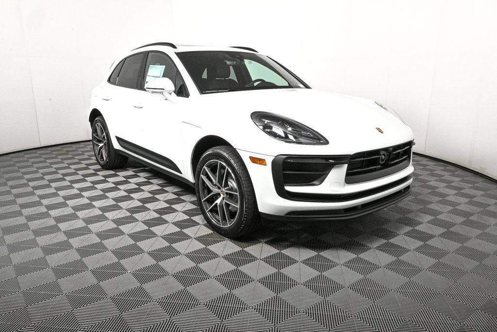 Certified 2026 Porsche Macan AWD/4WD image 33
