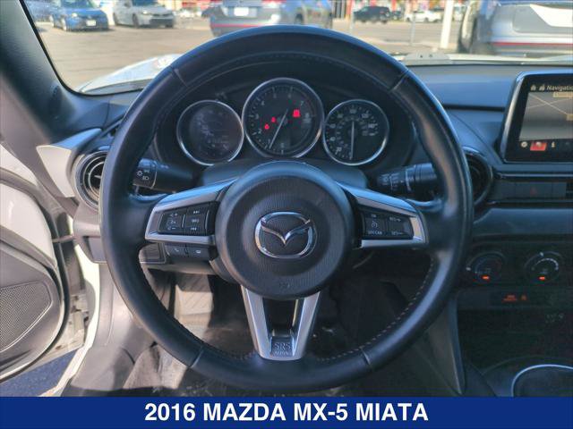 Used 2016 MAZDA MX-5 Miata Club RWD image 13