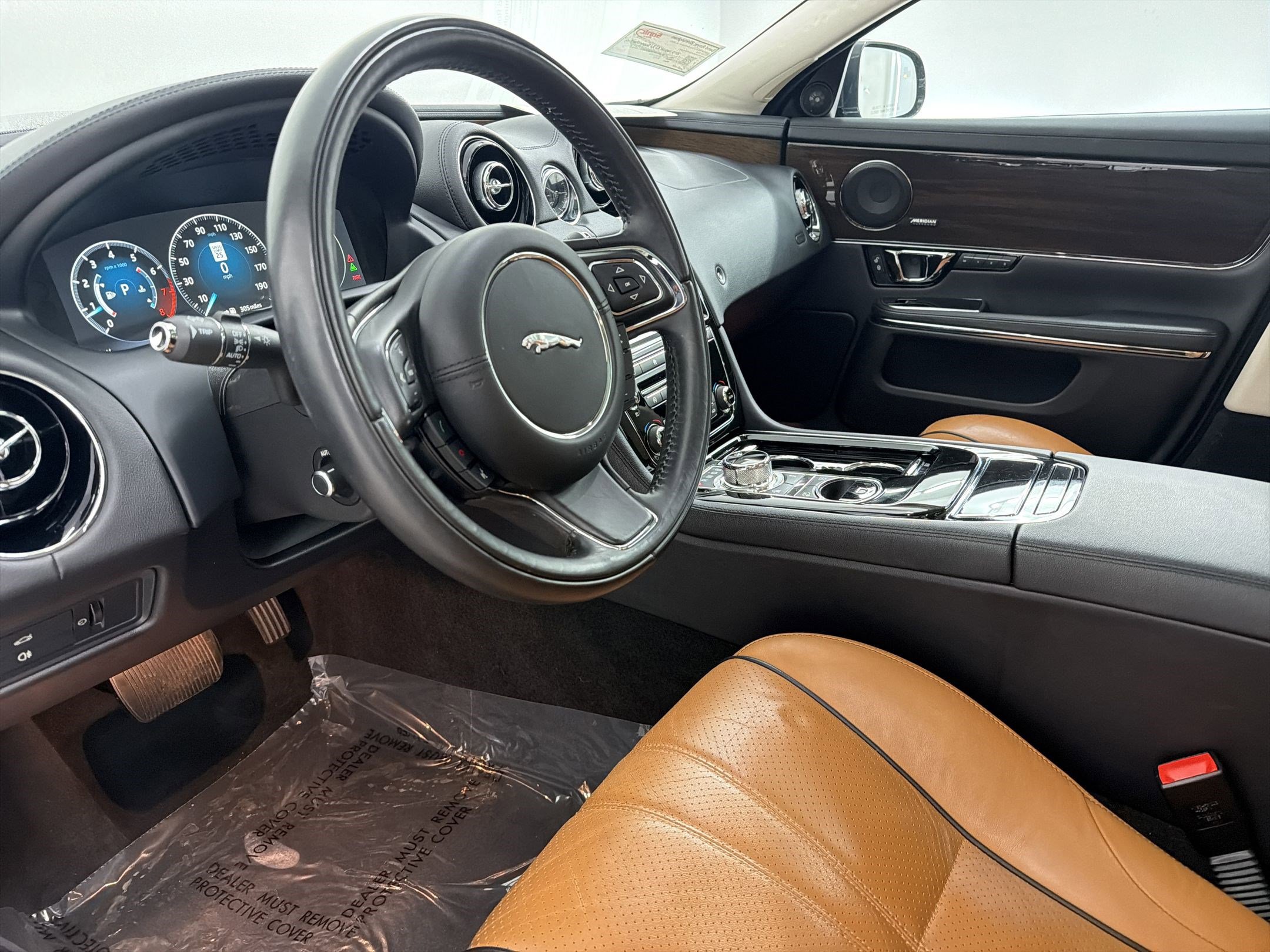 Used 2019 Jaguar XJ Supercharged image 4