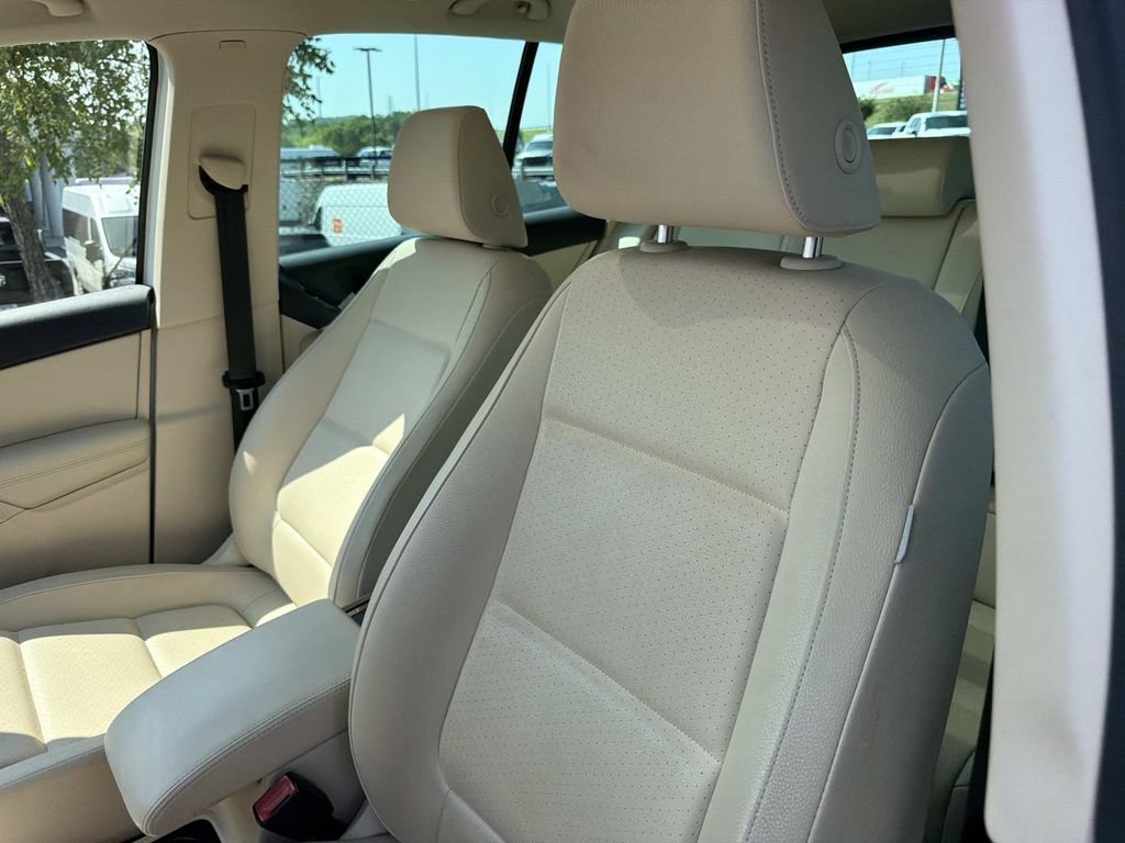 Used 2017 Volkswagen Tiguan Wolfsburg Edition FWD image 21