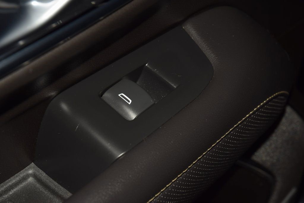Used 2021 GMC Yukon SLT image 43