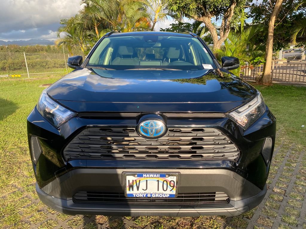 Used 2023 Toyota RAV4 LE AWD/4WD image 2
