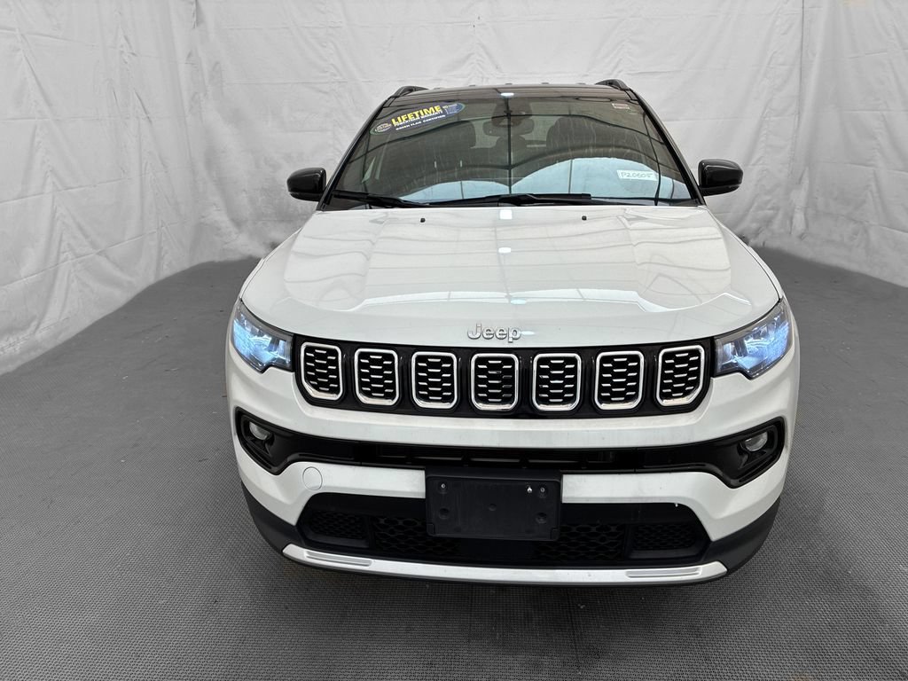 Used 2024 Jeep Compass Limited AWD/4WD image 2