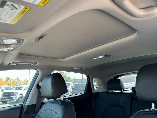 Used 2022 Hyundai Kona Limited w/ Cargo Package FWD image 29