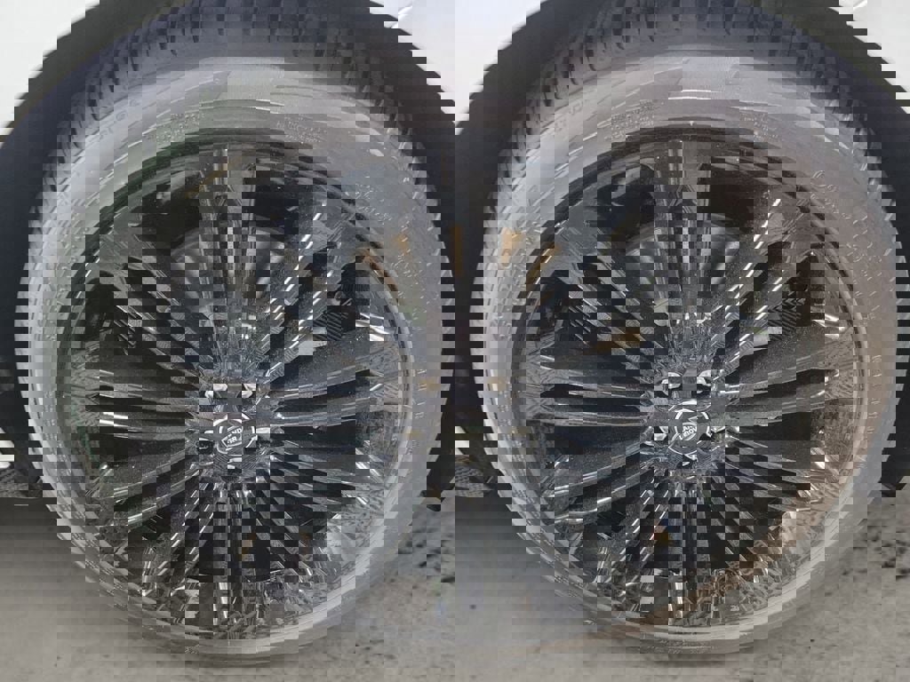 New 2026 Land Rover Range Rover Velar Dynamic SE image 11