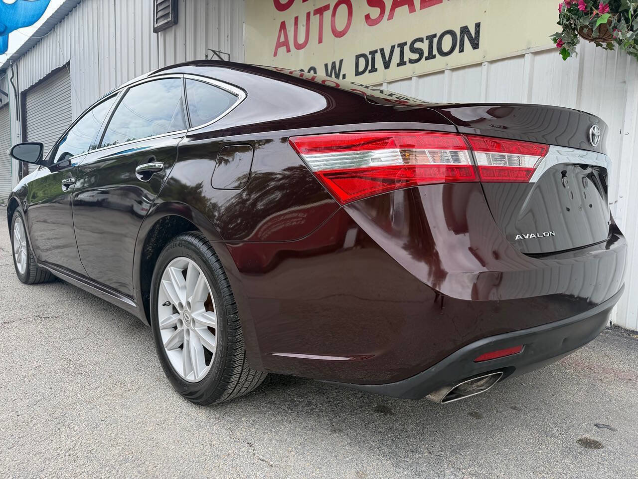 Used 2013 Toyota Avalon XLE Premium image 3