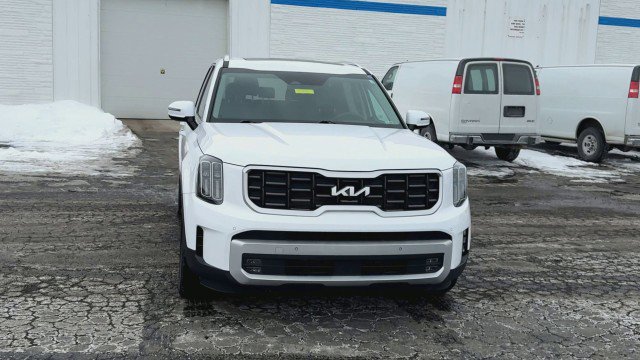 Used 2024 Kia Telluride SX w/ Towing Package image 3