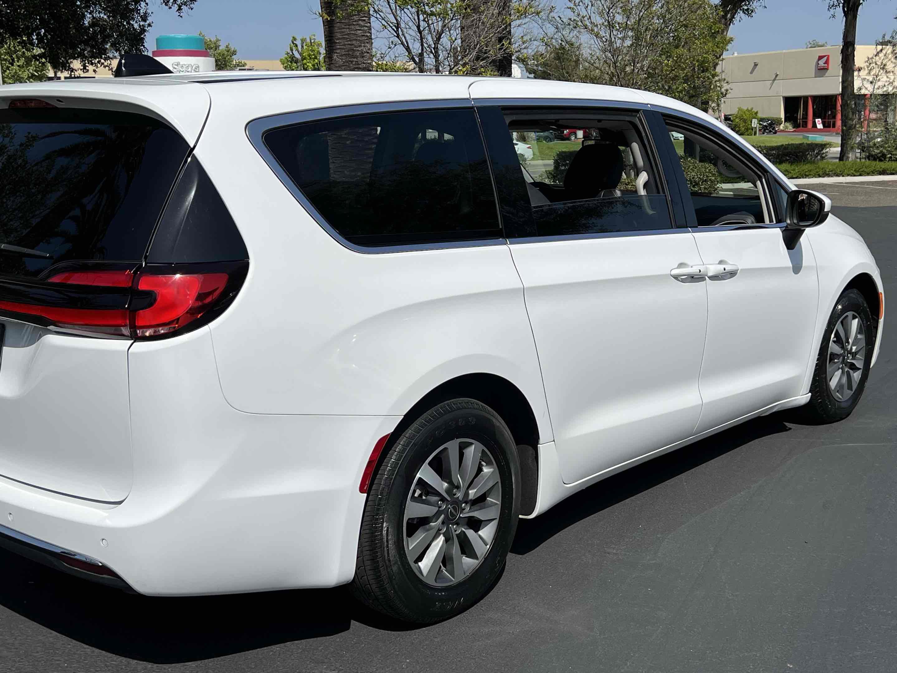 Used 2023 Chrysler Pacifica Touring-L FWD image 53