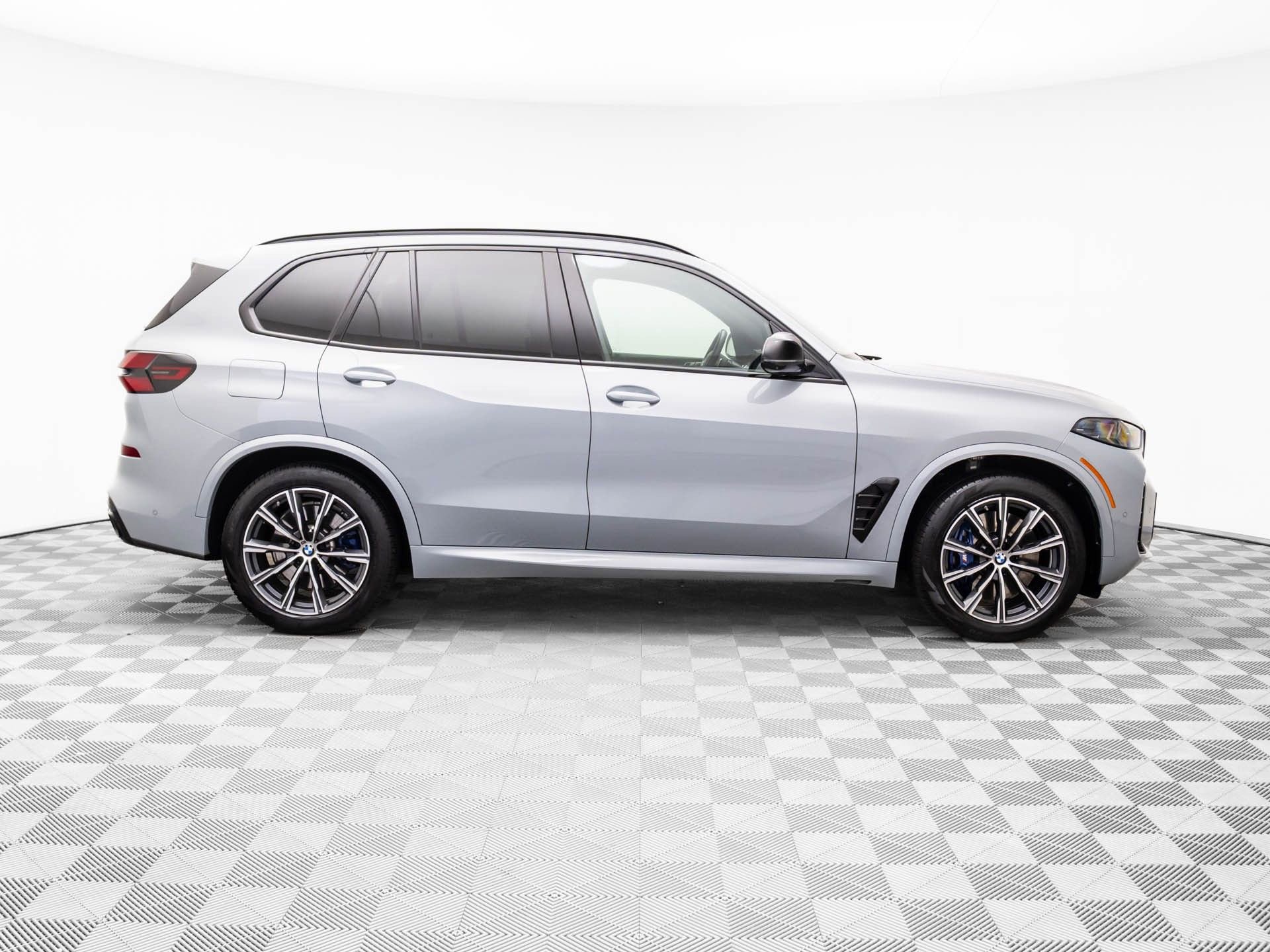 Certified 2024 BMW X5 M60i w/ Parking Assistance Package image 6