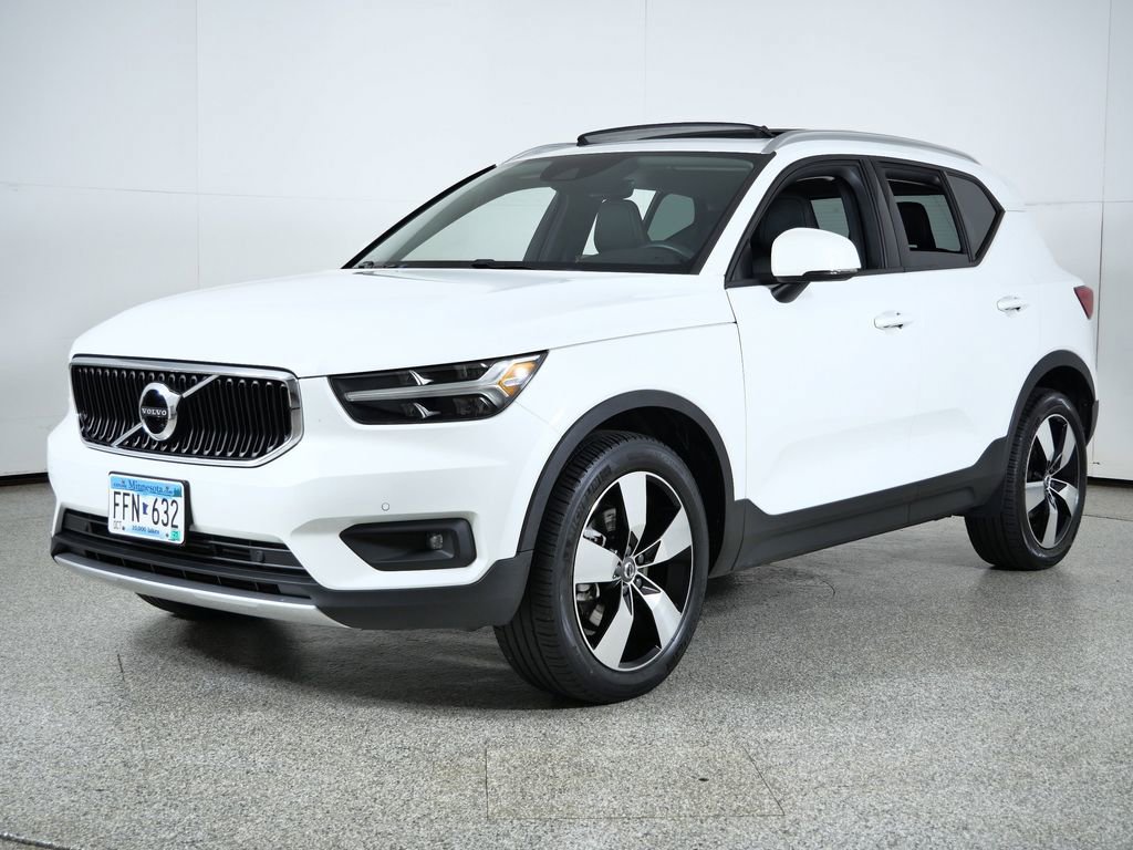 Used 2021 Volvo XC40 T5 Momentum w/ Premium Package