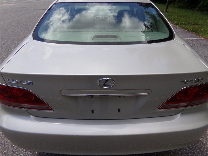 Used 2005 Lexus ES 330 FWD image 11