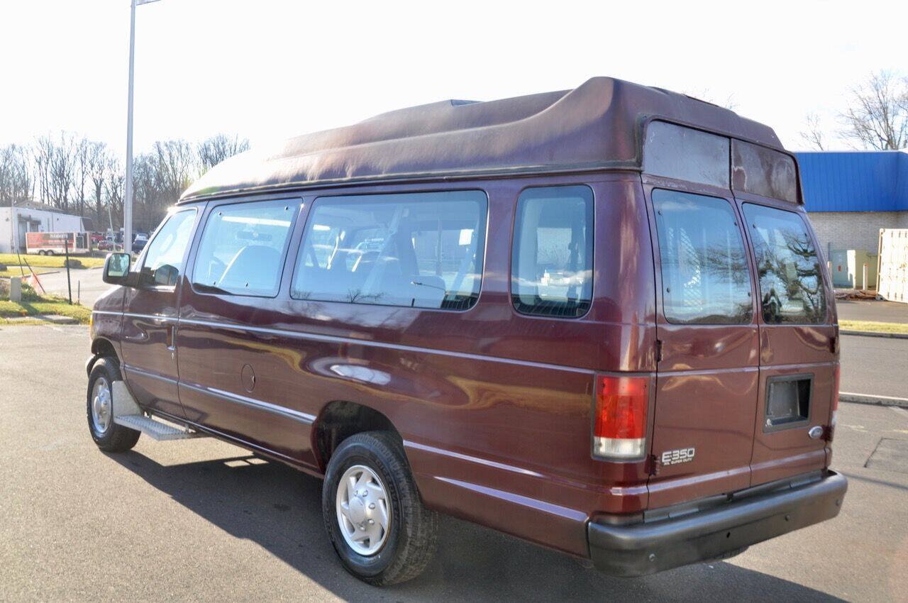Used 2005 Ford E-350 and Econoline 350 XL RWD image 16