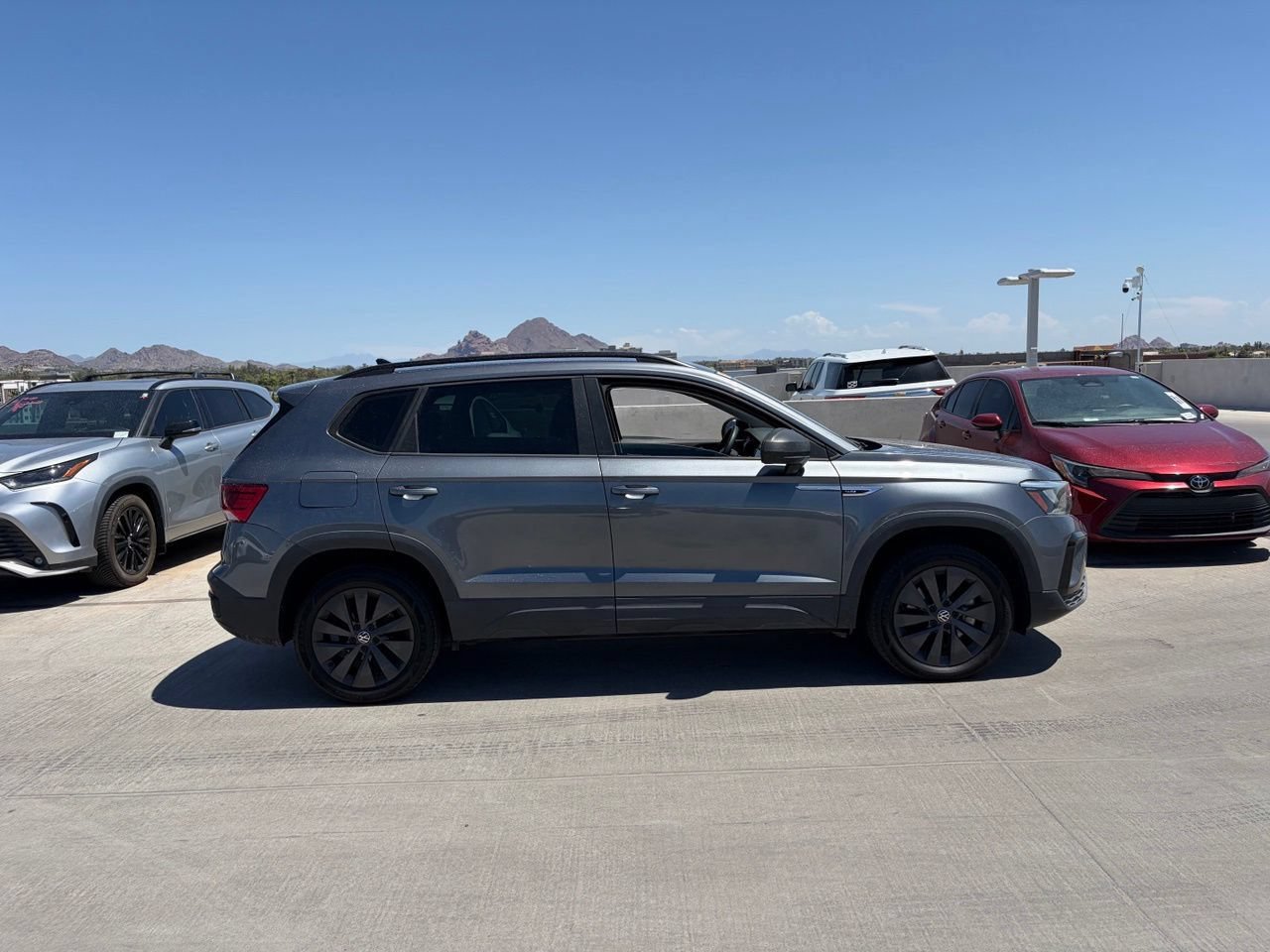 Used 2022 Volkswagen Taos S FWD image 3