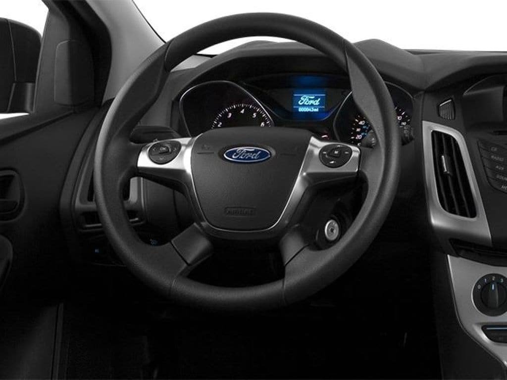 Used 2014 Ford Focus Titanium FWD image 4