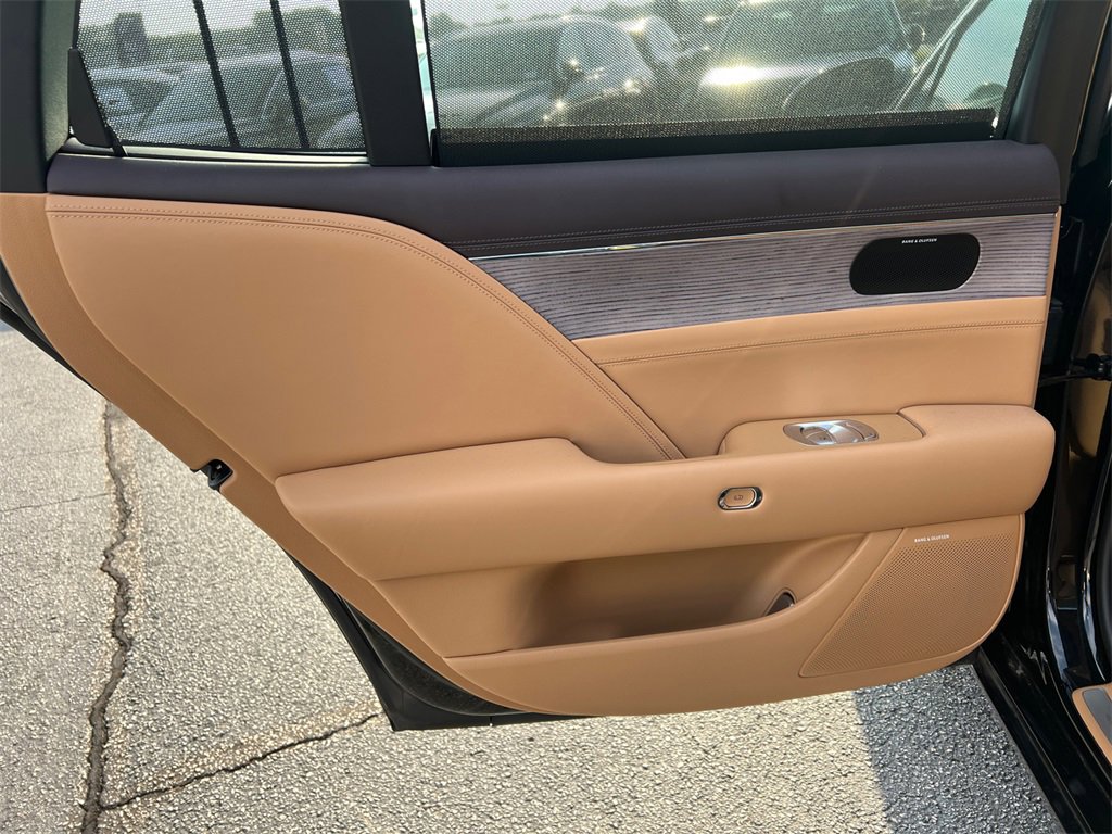 Used 2025 Genesis G90 3.5T image 22