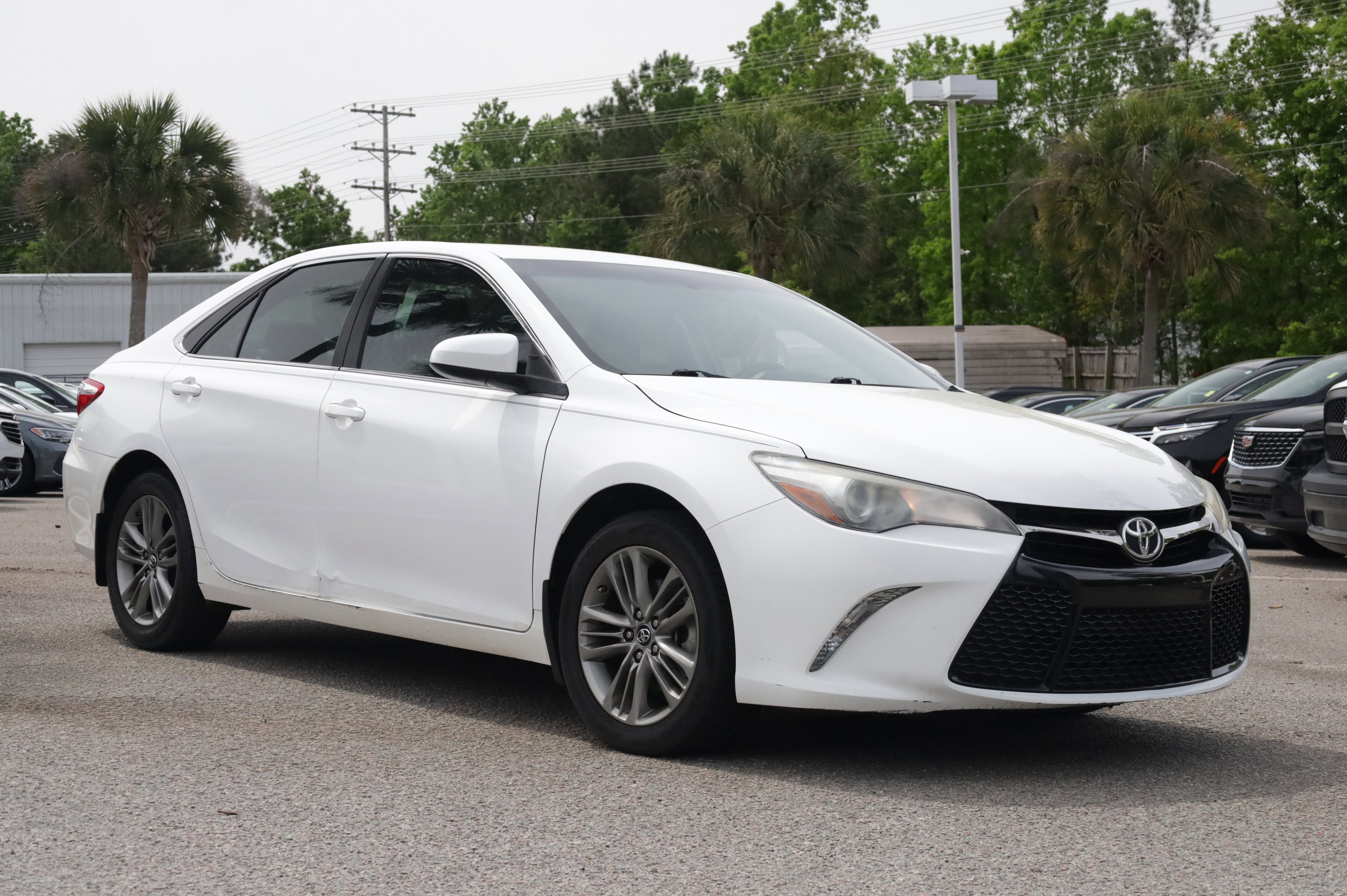 Used 2017 Toyota Camry SE FWD image 7