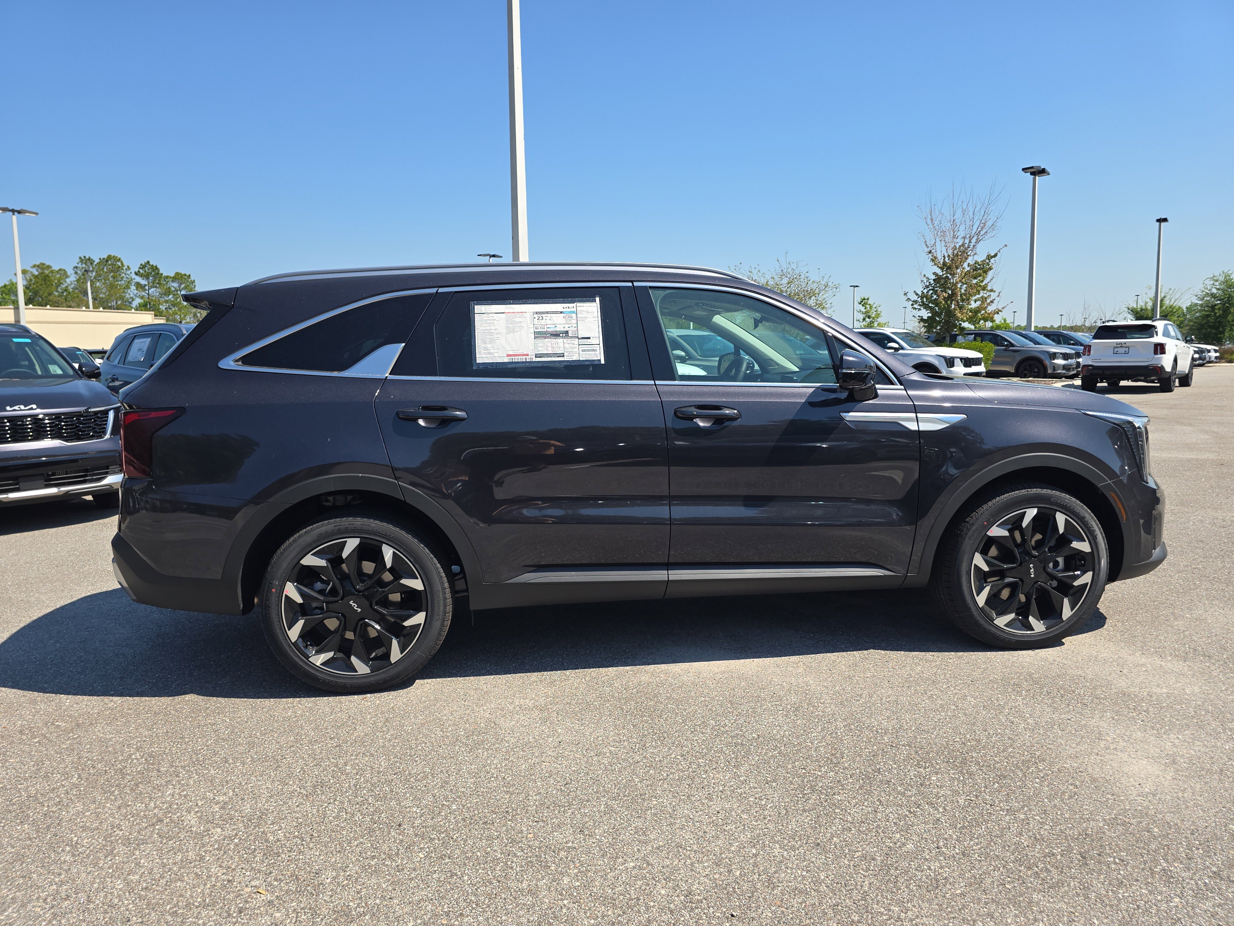 New 2026 Kia Sorento EX w/ EX Premium Package FWD image 9