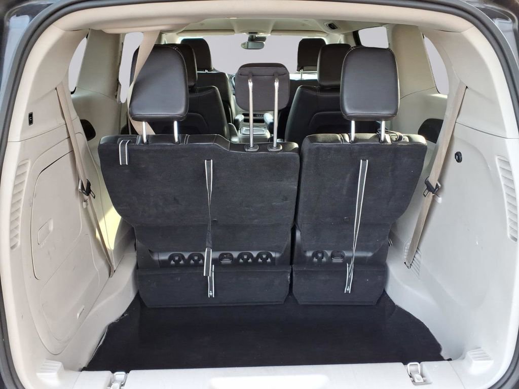 Used 2024 Chrysler Pacifica Limited FWD image 30