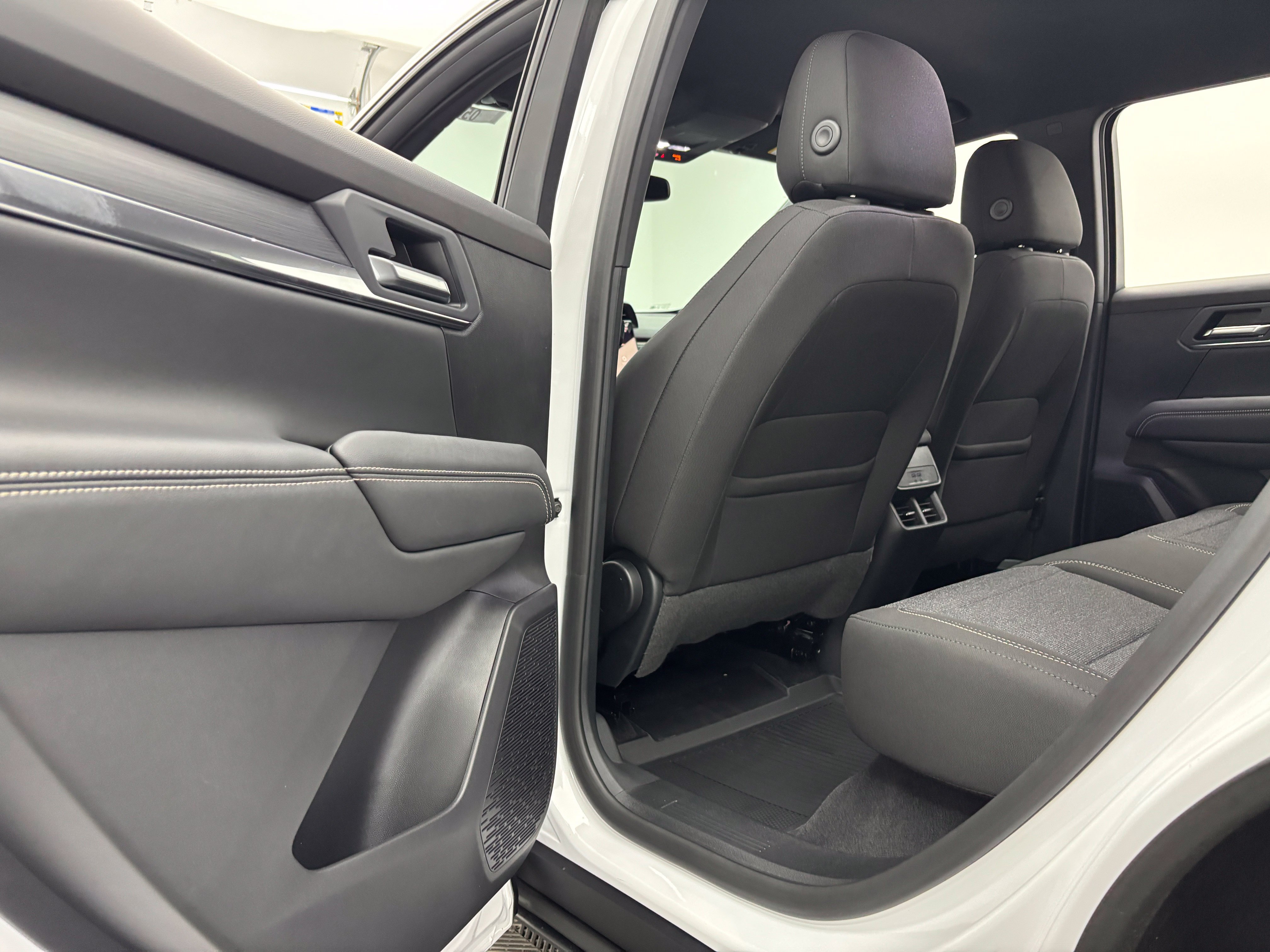 New 2027 GMC Terrain Elevation FWD image 34