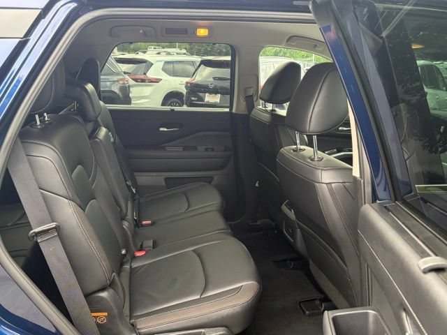 Certified 2025 Nissan Pathfinder SL AWD/4WD image 32