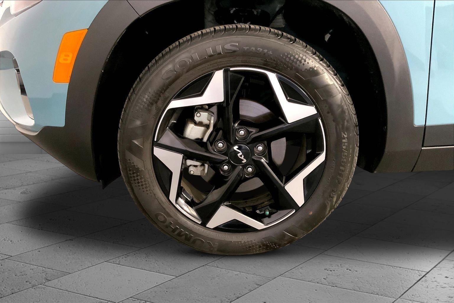 Certified 2025 Kia Seltos S FWD image 9