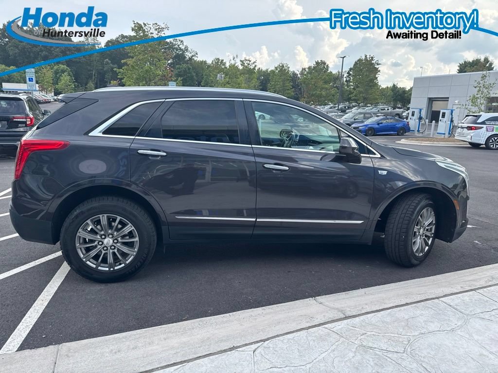 Used 2018 Cadillac XT5 Luxury w/ Driver Awareness Package FWD image 3