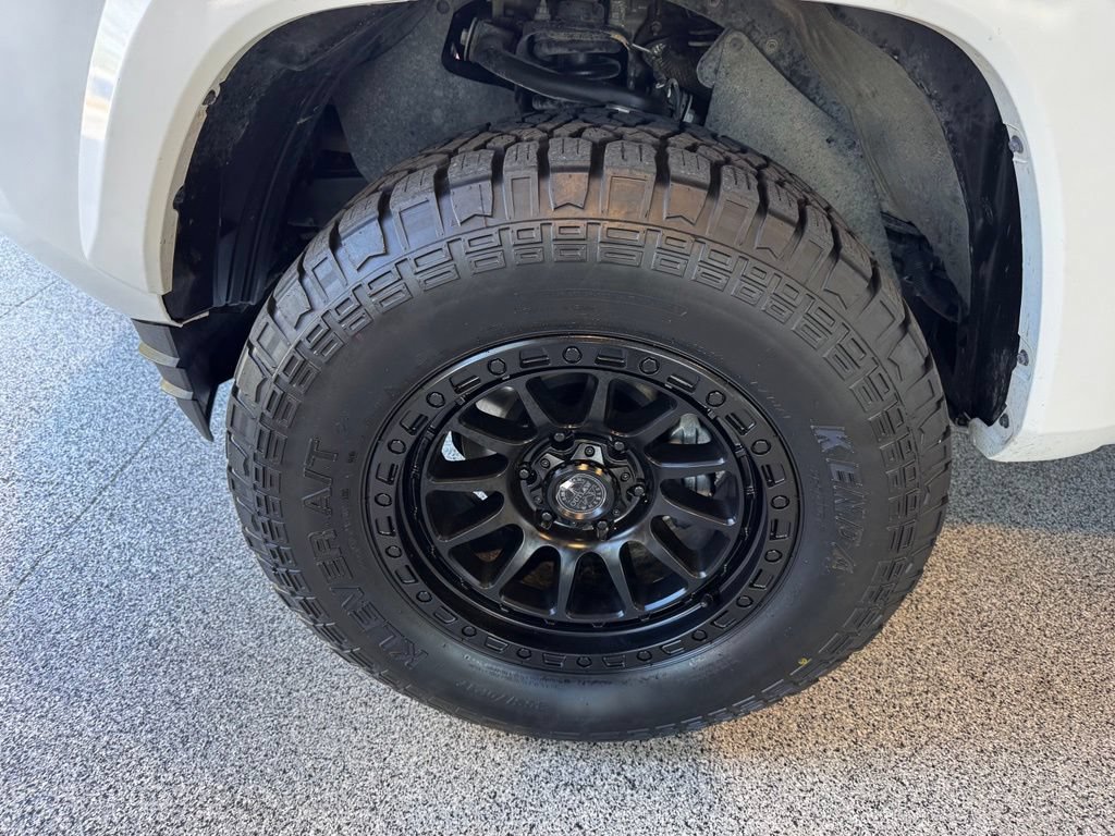 Used 2021 Toyota Tacoma SR5 AWD/4WD image 12