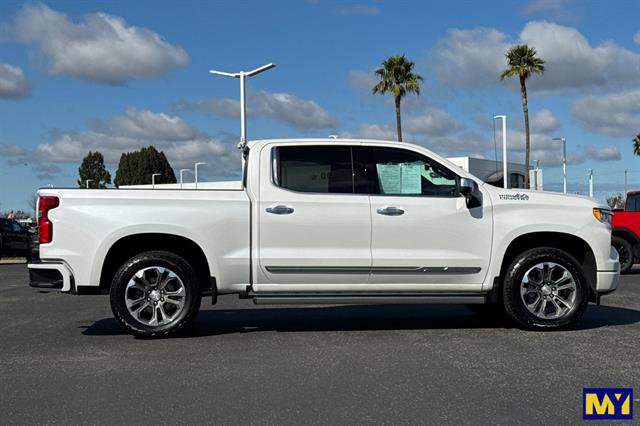 Used 2025 Chevrolet Silverado 1500 High Country w/ Technology Package AWD/4WD image 3