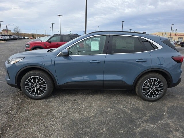 New 2026 Ford Escape SE w/ Class II Trailer Tow Package image 2