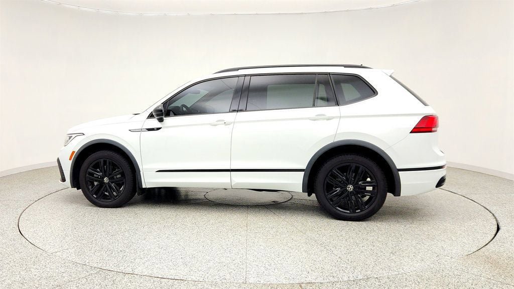 Used 2022 Volkswagen Tiguan SE R-Line AWD/4WD image 8