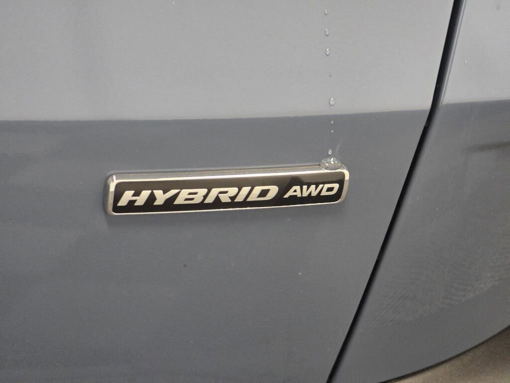 Used 2025 Ford Escape Platinum w/ Premium Technology Package image 31
