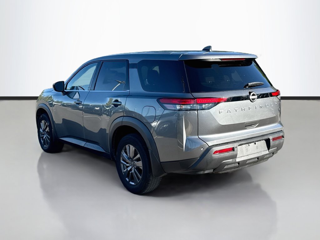 Used 2024 Nissan Pathfinder S FWD image 5