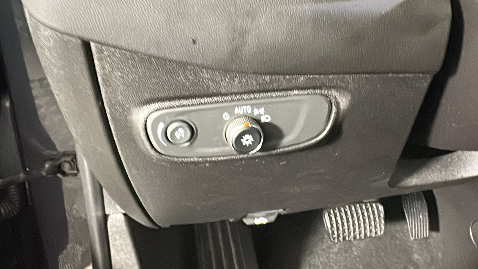 Used 2018 Chevrolet Equinox LT AWD/4WD image 21