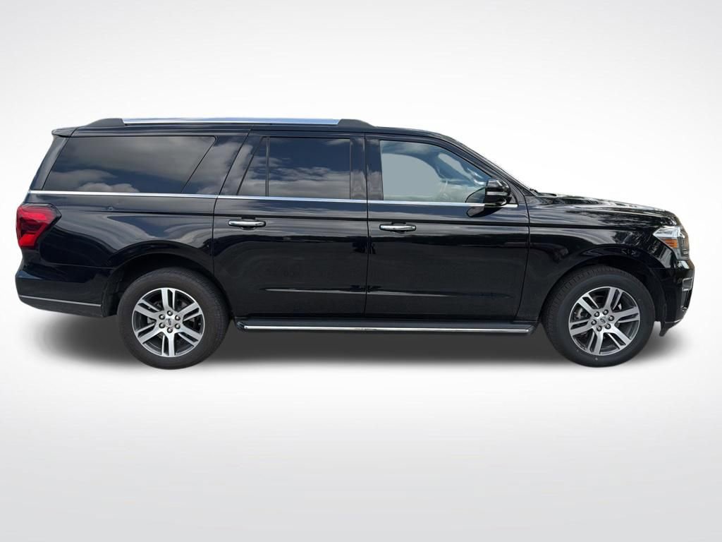 Used 2023 Ford Expedition Max Limited AWD/4WD image 4