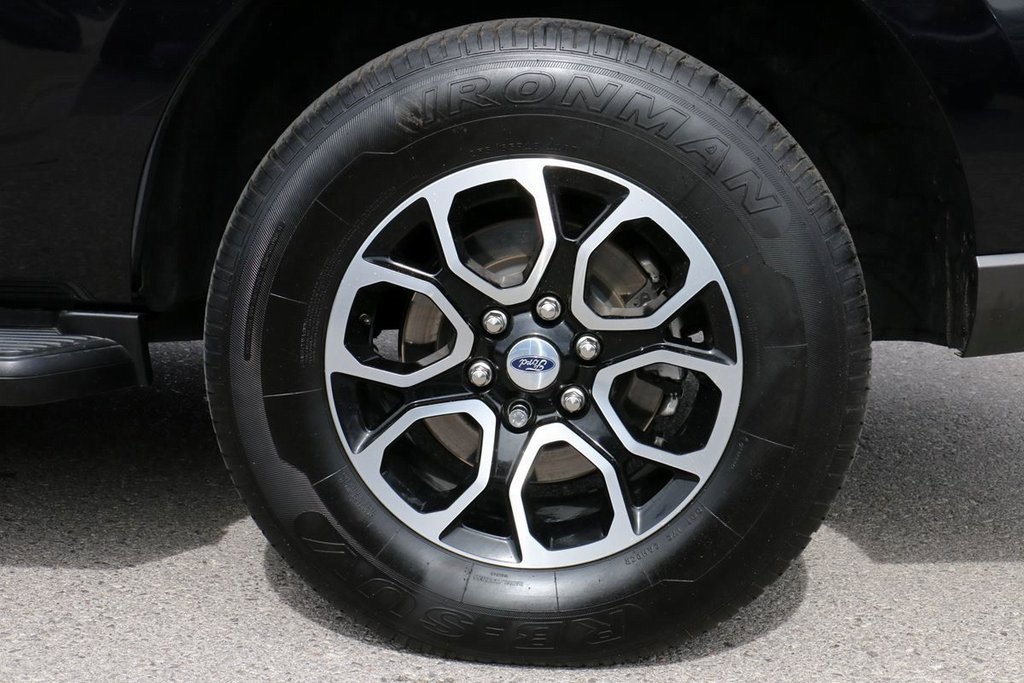 Used 2024 Ford Expedition XLT image 9