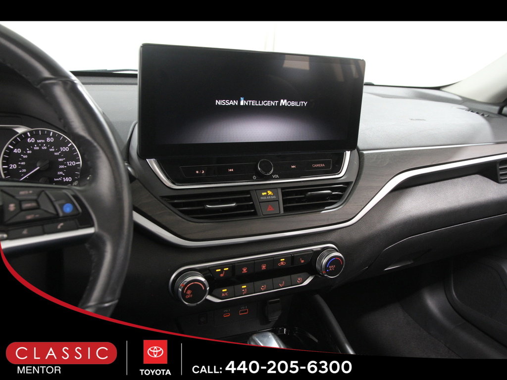 Used 2023 Nissan Altima 2.5 SV w/ SV Premium Package image 9